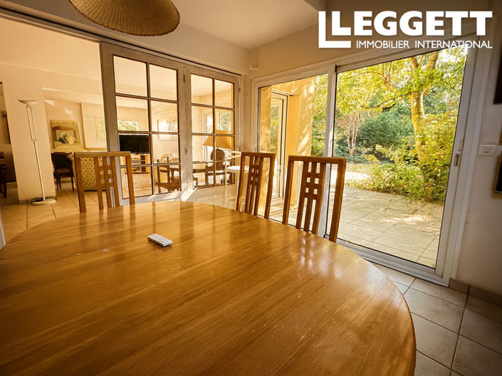 Image No.7-5 Bed House for sale