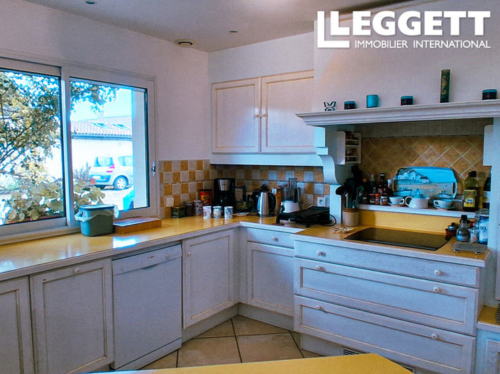 Image No.8-4 Bed House for sale