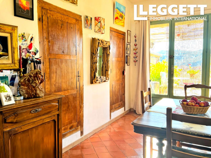 Image No.10-3 Bed House for sale