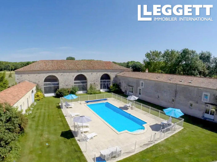 Image No.2-20 Bed House for sale