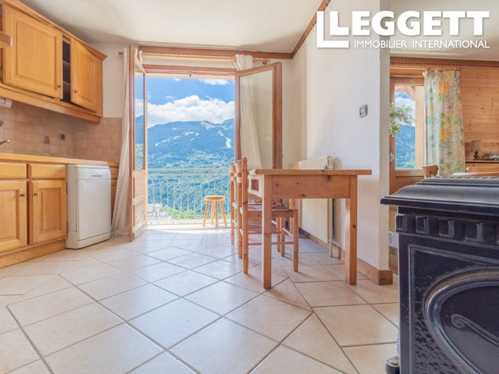 Image No.9-5 Bed House for sale