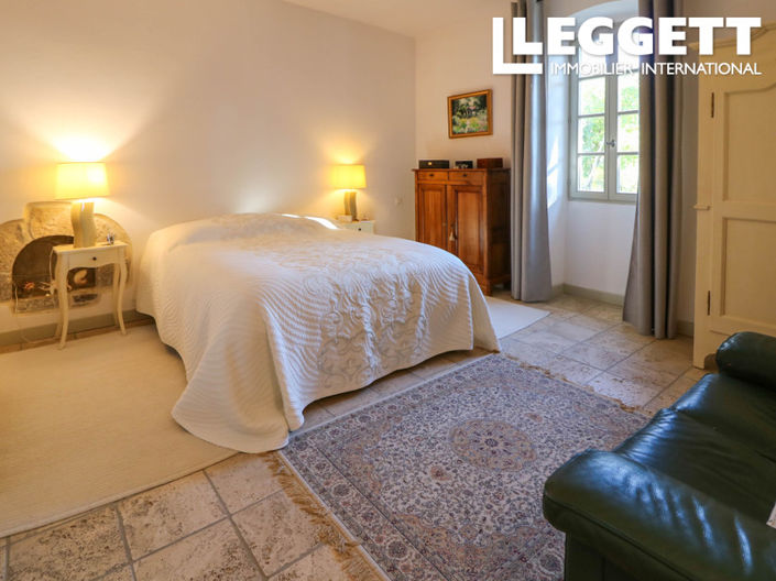Image No.10-4 Bed House for sale