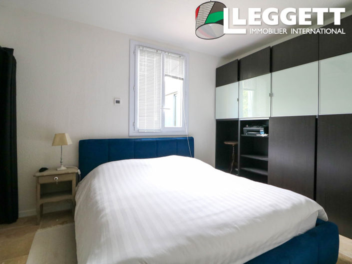 Image No.8-3 Bed House for sale