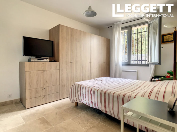 Image No.9-4 Bed House for sale