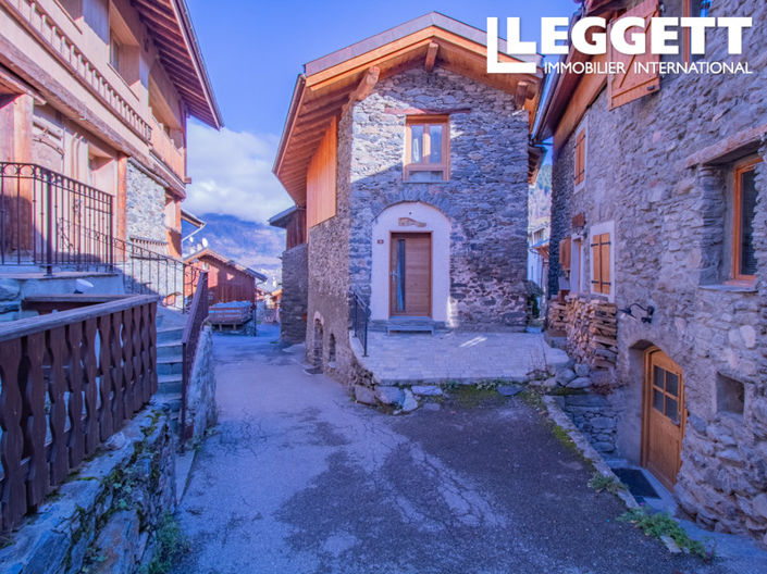 Image No.2-4 Bed House for sale