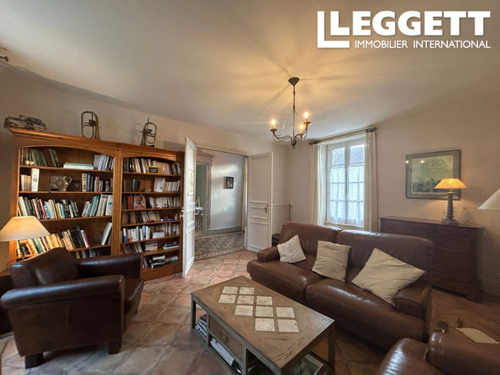 Image No.6-4 Bed House for sale