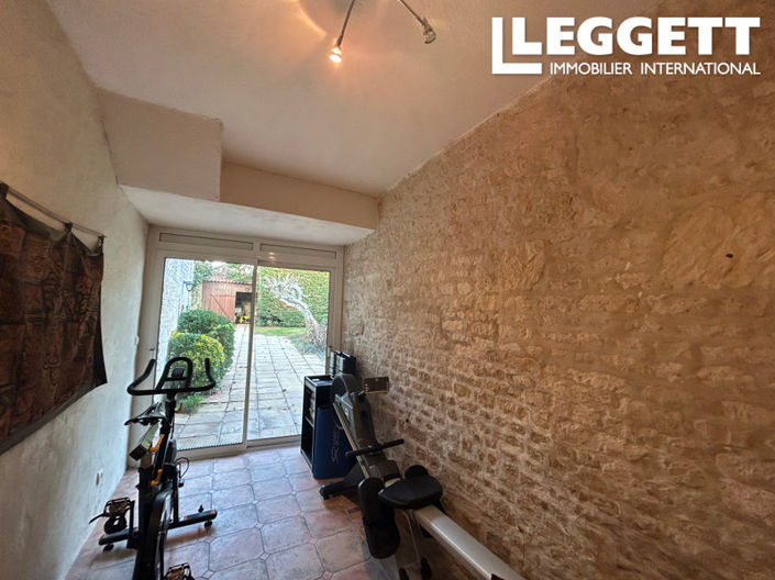 Image No.8-4 Bed House for sale