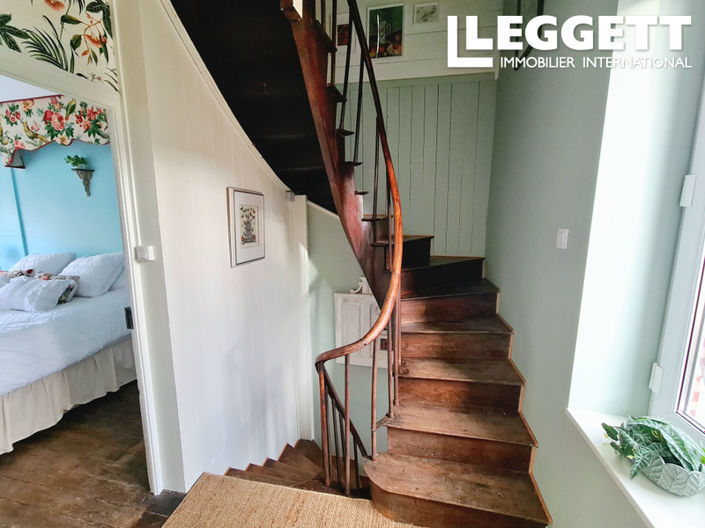 Image No.10-2 Bed House for sale