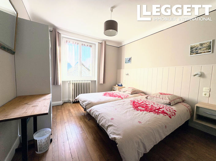 Image No.6-4 Bed House for sale