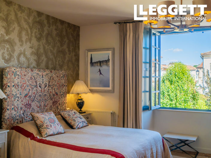 Image No.5-5 Bed House for sale