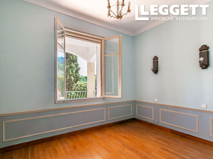 Image No.9-5 Bed House for sale