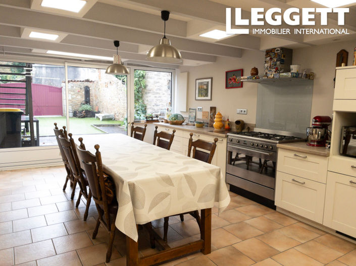 Image No.3-6 Bed House for sale