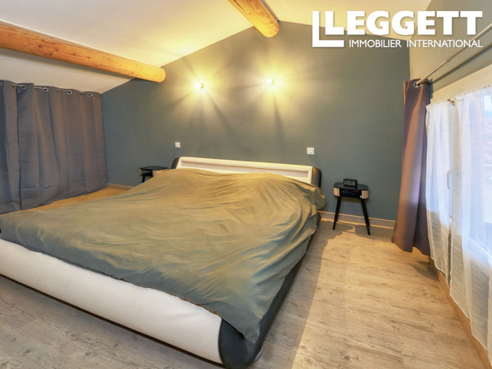 Image No.6-3 Bed House for sale