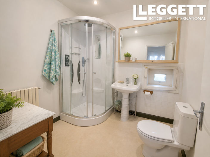 Image No.6-3 Bed House for sale