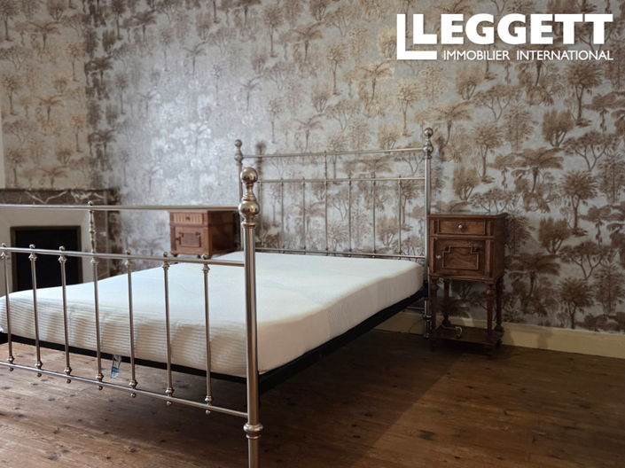 Image No.10-6 Bed House for sale