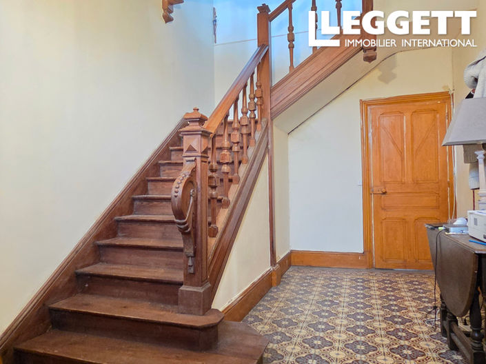 Image No.6-6 Bed House for sale