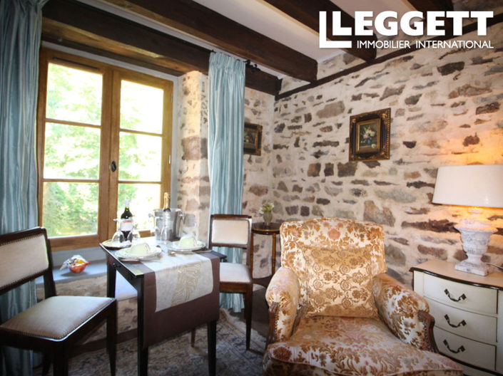 Image No.10-6 Bed House for sale