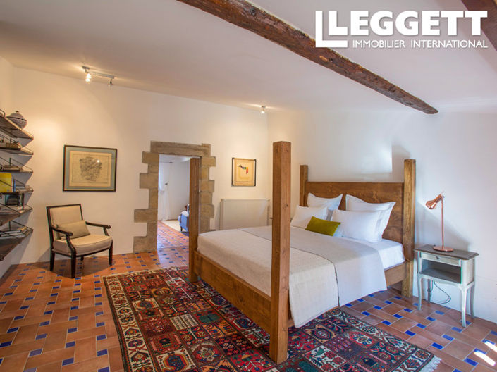 Image No.9-10 Bed Chateaux for sale