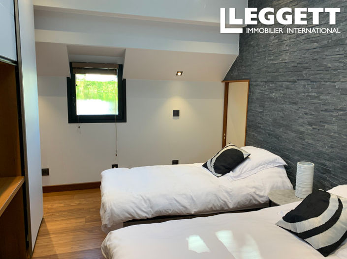 Image No.8-3 Bed House for sale