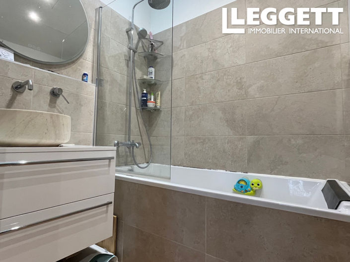 Image No.9-3 Bed House for sale