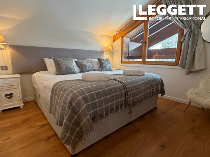 Image No.10-5 Bed House for sale