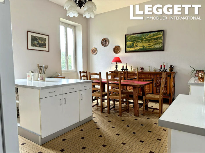 Image No.10-6 Bed House for sale