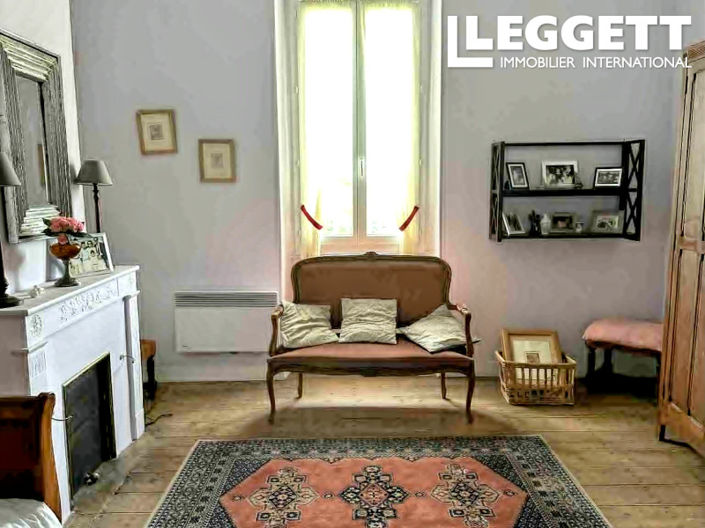Image No.8-6 Bed House for sale