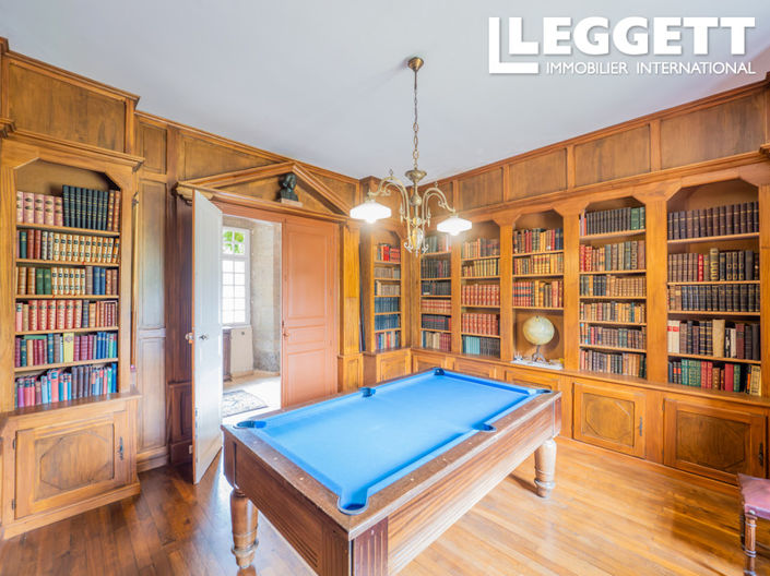 Image No.7-12 Bed Chateaux for sale