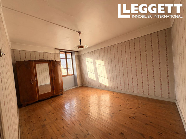 Image No.6-4 Bed House for sale