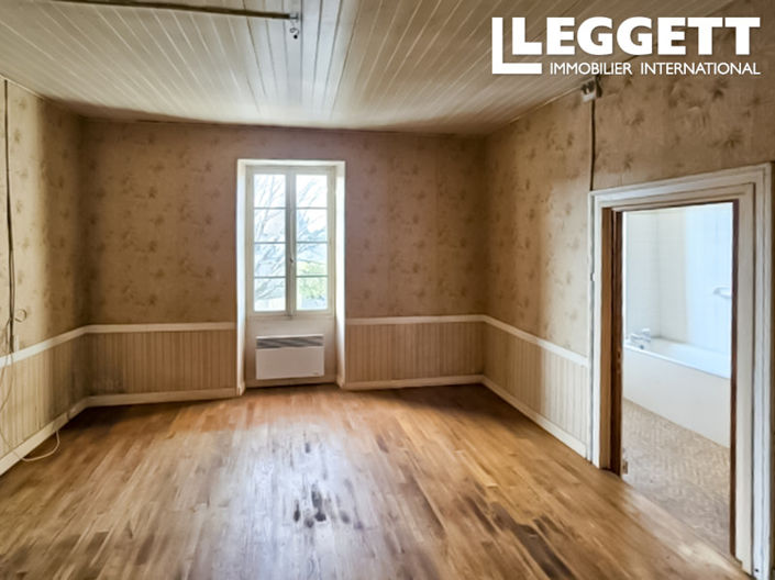 Image No.6-6 Bed House for sale