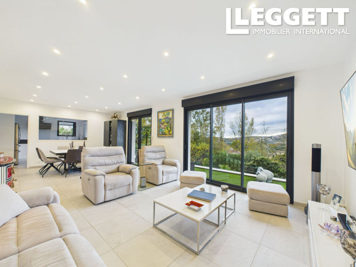 Image No.8-4 Bed House for sale