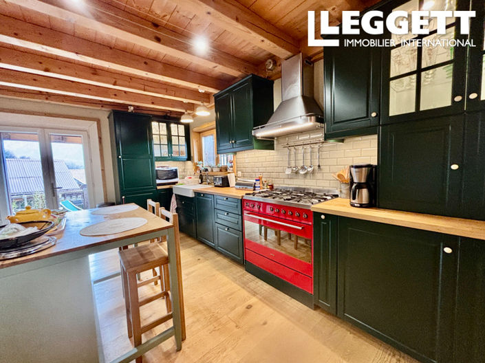 Image No.8-5 Bed House for sale