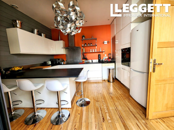 Image No.6-4 Bed House for sale