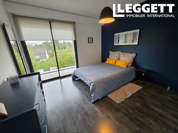 Image No.7-6 Bed House for sale