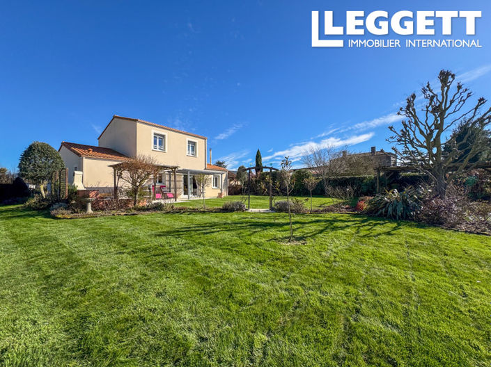 Image No.8-4 Bed House for sale