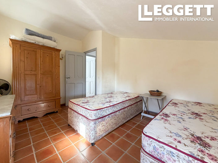 Image No.10-4 Bed House for sale
