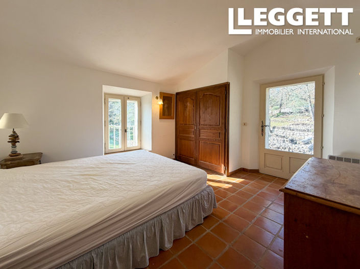 Image No.7-4 Bed House for sale