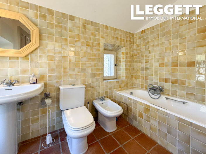 Image No.8-4 Bed House for sale
