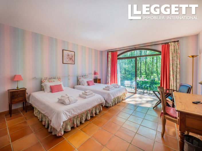 Image No.5-17 Bed House for sale