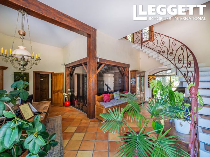 Image No.7-17 Bed House for sale