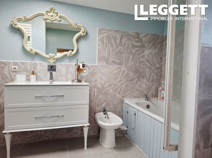 Image No.8-3 Bed House for sale