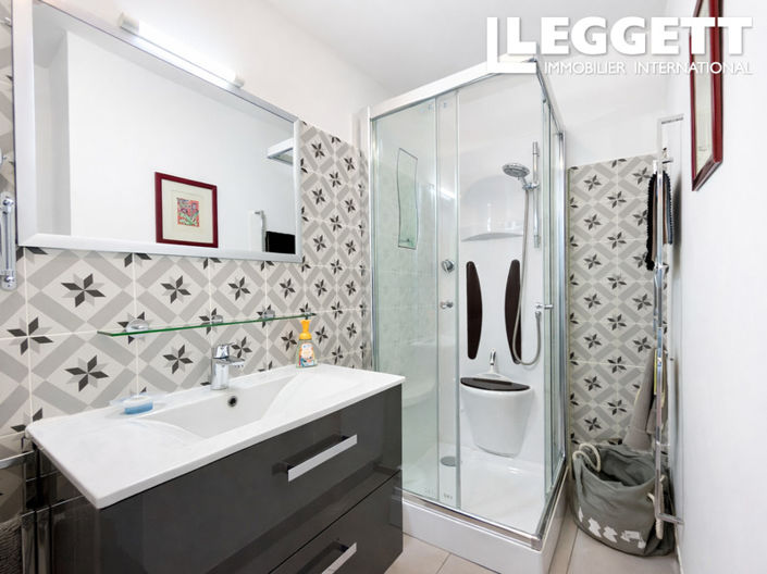 Image No.10-2 Bed House for sale