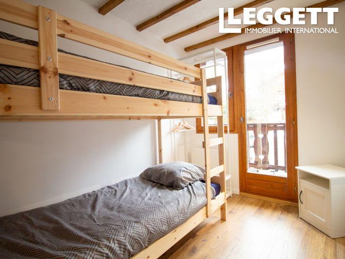 Image No.10-3 Bed Apartment for sale