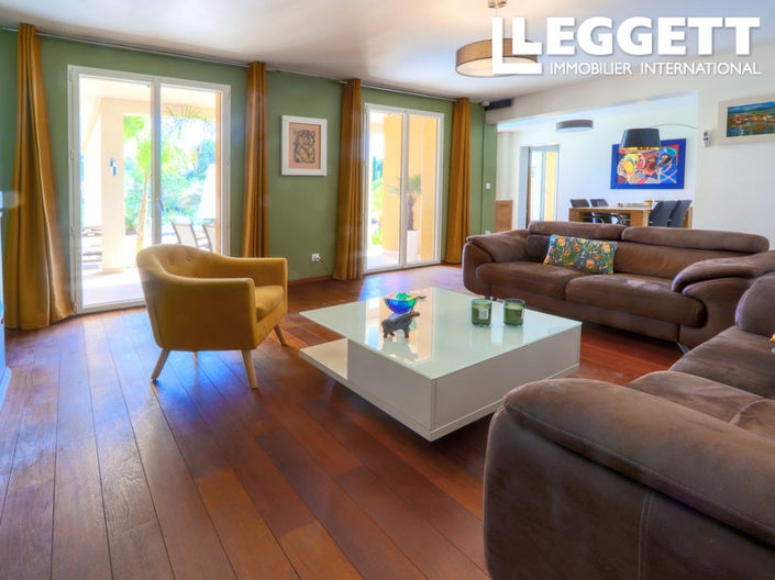 Image No.6-4 Bed House for sale