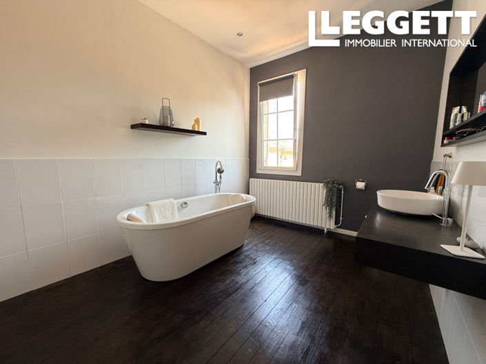 Image No.8-4 Bed House for sale