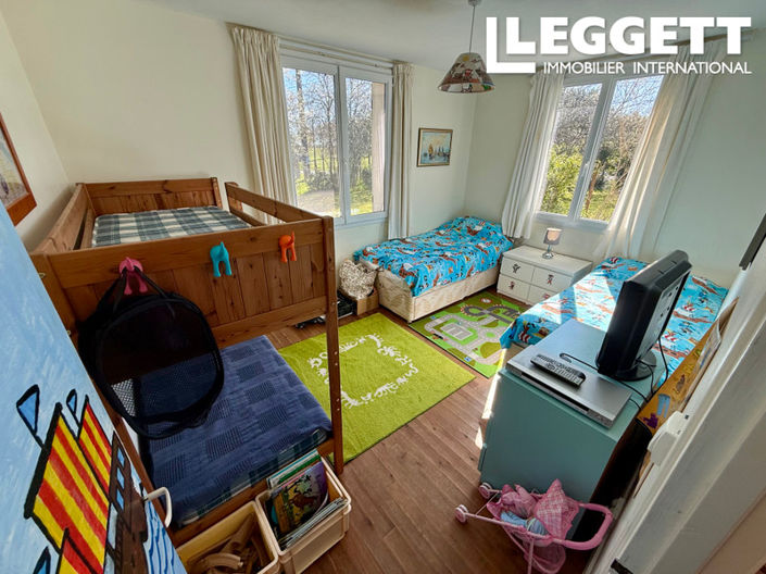 Image No.6-5 Bed House for sale