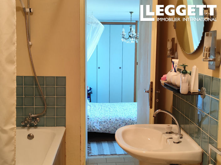 Image No.9-3 Bed House for sale