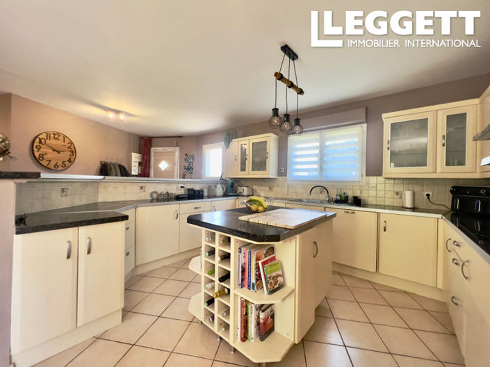 Image No.2-3 Bed House for sale