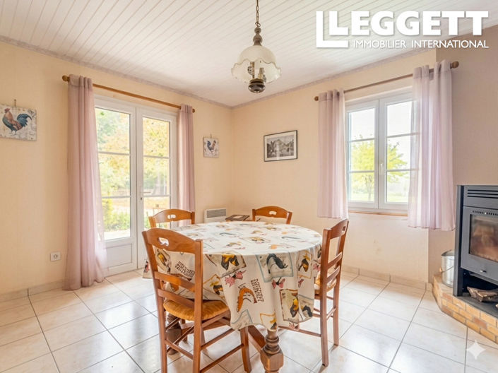 Image No.8-5 Bed House for sale