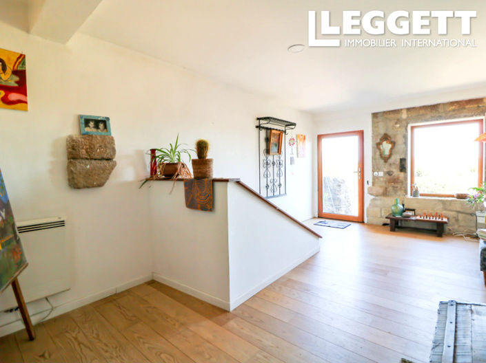 Image No.10-2 Bed House for sale